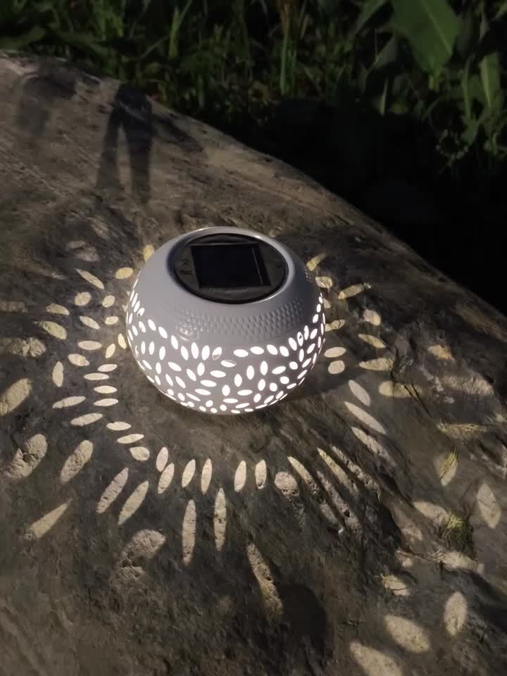 2 st Soldrivna Utomhuslyktor